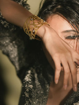 Divas Mantra - 92.5 Sterling Silver Inscribed Bracelet with Polki Stone