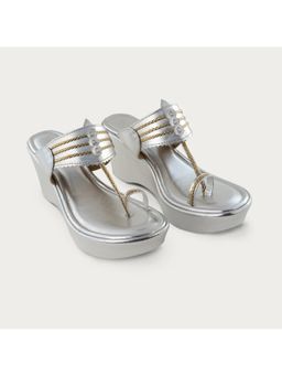 AUZORI - Women Silver Leather Kolhapuris