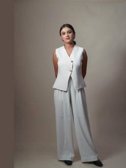 SG.Label - White V Vest With Trouser