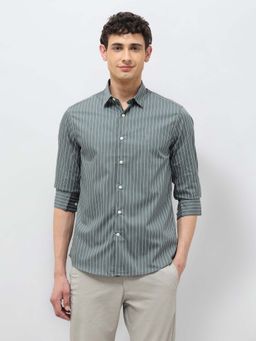 U.S. POLO ASSN. - Men's Vertical Striped Tailored Fit Casual Shirt