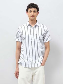U.S. POLO ASSN. - Men's Vertical Striped Tailored Fit Casual Shirt