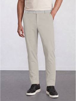 URBAN PERFORMANCE - Off White The Hyperflex Easy Slim Ripstop Trouser