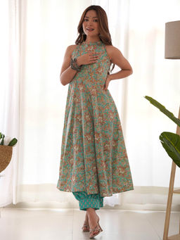 Rangpur - Blue Floral Printed Flared Kurta with Salwar (Set of 2)