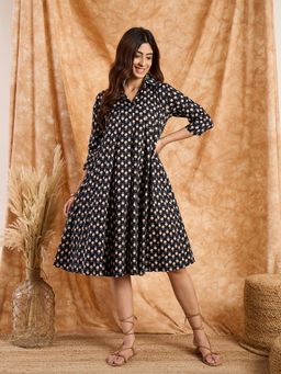 InWeave - Women Black Floral Three Fourth Sleeves Knee Length Dress