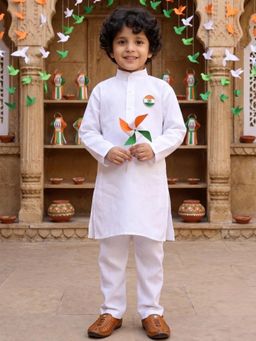 AJ Dezines - White Solid Pure Cotton Kurta and Pyjama with Round Brooch For Boys