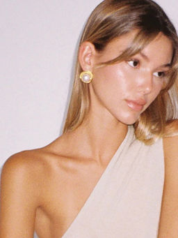 Sorele - Pearl Plush Gold-Plated Earrings
