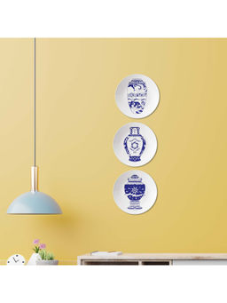 ARTBUG - Elegant Vase Silhouettes