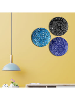 ARTBUG - Decorative Plates with Paisley
