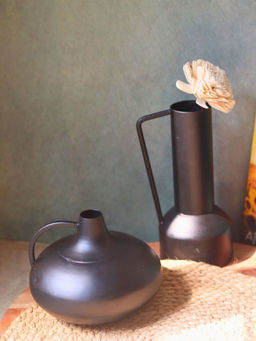WEAVING HOMES - Black Handle & Aesthetic Black Vase (Set of 2)
