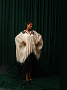VANSHIKA AGARWAL LABEL - White Dakota Silk Kaftan Dress