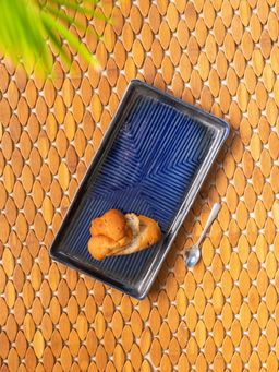 ExclusiveLane - Coral Reef Serving Platter In Ceramic (Hand Glazed Studio Pottery, Microwave Safe)