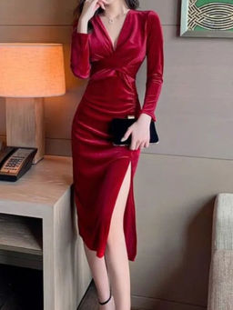 Outzidr - Red Mid Ruched Velvet Party Dress