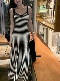 Outzidr - Horizontal Stripped Party Dress