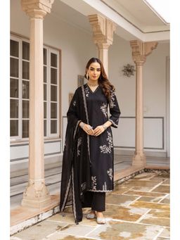 Nehamta - Women Black Embroidered Kurta with Pant and Dupatta