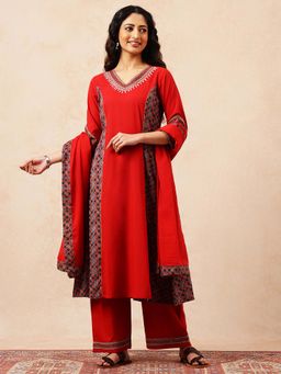 Vbuyz - Women Red Floral A-Line Kurta with Palazzo and Dupatta
