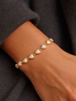 Digital Dress Room - Gold Heart Pearl Lumba Bracelet