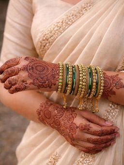 OOMPH - Pack Of 10 Green Bridal Chuda Bangle And Ghungroo Detailing (2.6)