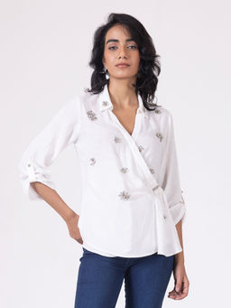 SHAYE - White Spread Collar Embroidered Three-Quarter Sleeves Party Top