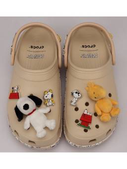 Crocs - Women Peanuts Classic Platform Clogs