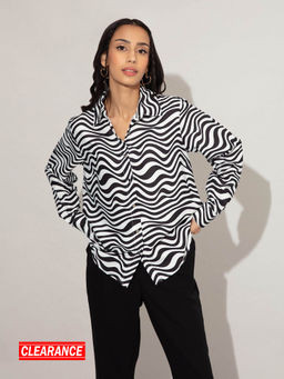 Twenty Dresses by Nykaa Fashion - Black And White Wave Printed Casual Shirt