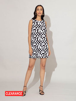 Twenty Dresses by Nykaa Fashion - Black And White Geometric Printed Shift Dress