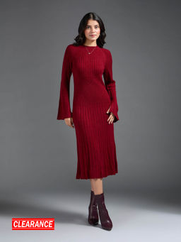 Twenty Dresses by Nykaa Fashion - Maroon Textured Fit and Flare Midi Sweater Dress