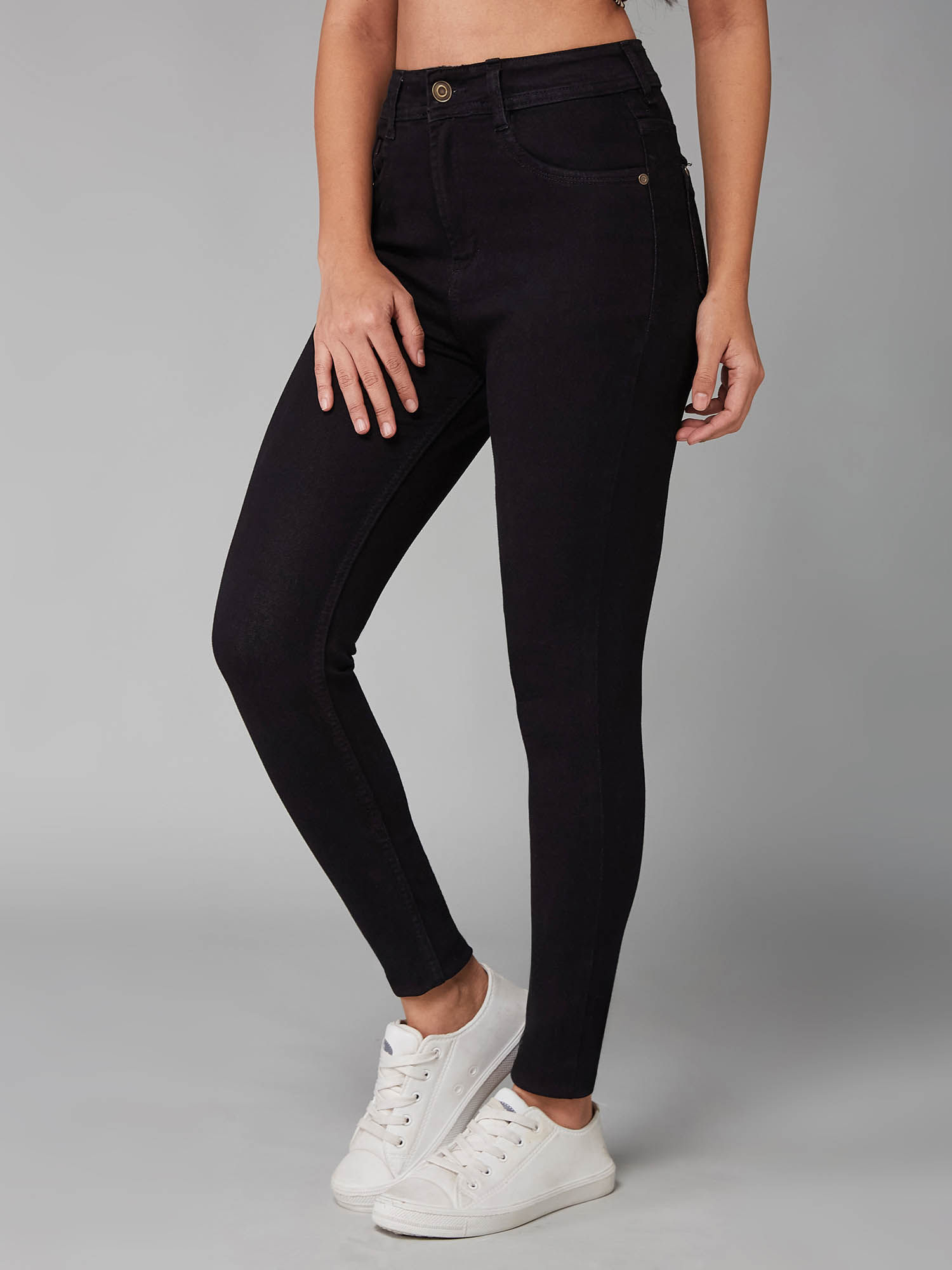 dolce crudo Women's Black Solid Slim Fit Jeans-picture-24