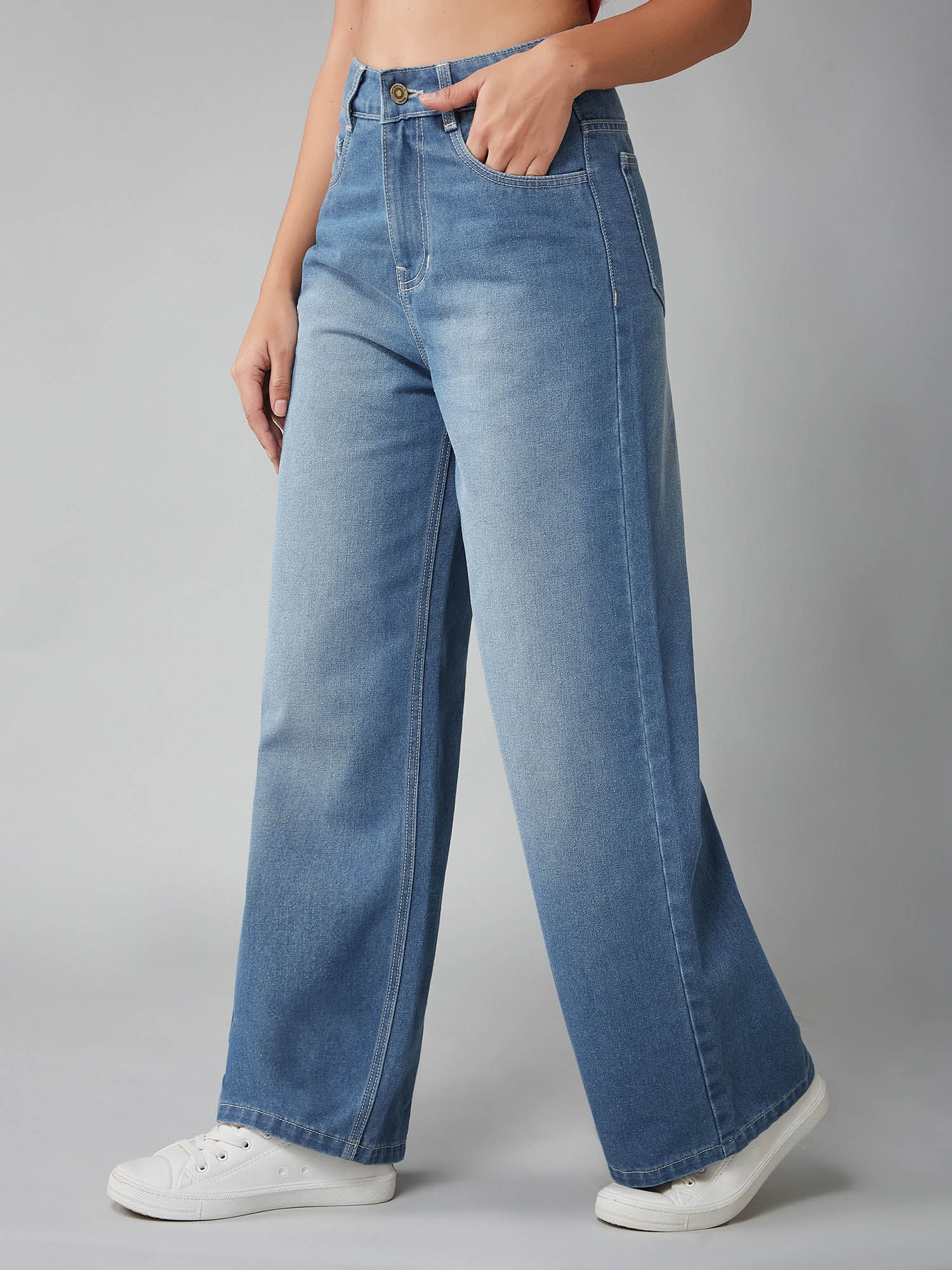 dolce crudo Women's Blue Solid Relaxed Fit Jeans-picture-14