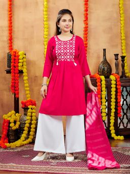Aarika - Girls Pink Embroidery Cotton Kurta