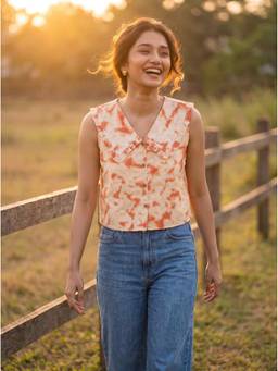 Vastara TheLabel - Tie-Dye Motif Orange Crop Top