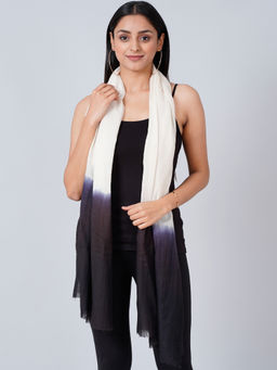 First Resort by Ramola Bachchan - White And Navy Blue Colour Block Scarf