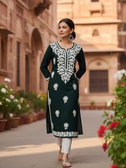 Vaamsi - Green Viscose Rayon Solid Embroidered Chikankari Straight Kurta