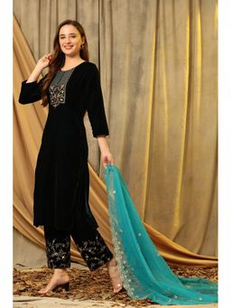 Trendmalls - Teal Velvet Embroidered Kurta and Pant with Dupatta