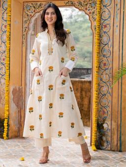 HOUSE OF JAMOTI - Seoul Off White Lotus Embroidered Kurta and Pant