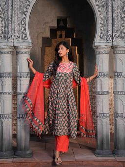 Indisangam - Women Green Cotton Floral Kurta and Pant with Dupatta