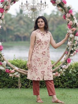 Tansi - Women Brown Button-Down Sleeveless Kurta with Pant