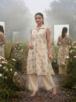 Tansi - Women Cream Button-Down Sleeveless Co-Ord Set