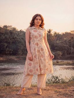 Tansi - Women Cream Button-Down Sleeveless Co-Ord Set