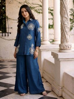 KAFTANIZE - Women Blue Floral Embroidered Co-Ord Set