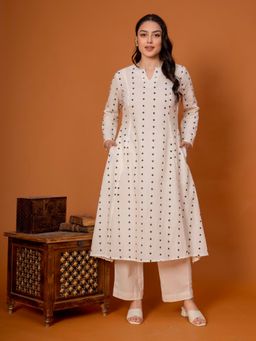 ARAMYA - Off White Cotton Ethnic Kurta and Pant