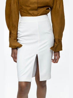 Qua - White Solid/Plain Polyester Knee Length Skirt