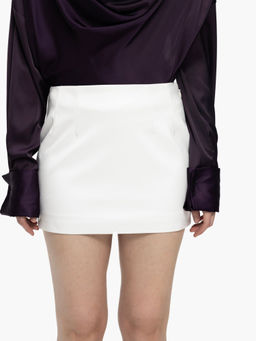 Qua - White Solid/Plain Pu Mini Skirt