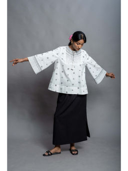 House of Mantra - Women Black Solid Skirt