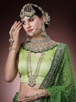 Karatcart - Gold Plated Green Stone Ethnic Indian Traditional Kundan Dulhan Bridal Jewellery Set