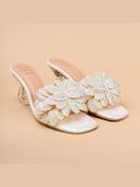 White color option, Sold out, Currently selected