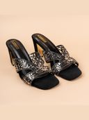 Black color option, Sold out, Currently selected