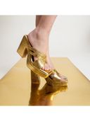 Gold color option, Currently selected