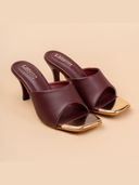 Maroon color option, Currently selected