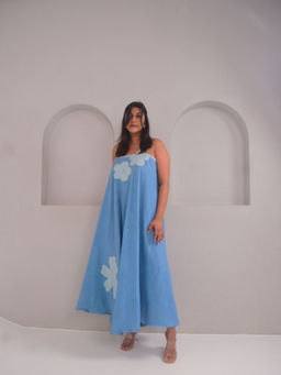 WHY SO BLUE - Calla Applique Dress