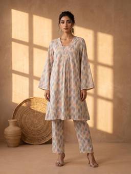 AADVIKA - Women Grey Ikat Printed Kurta with Pant
